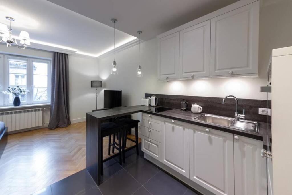 Apartamenty-Mi Crystal Warsaw Ngoại thất bức ảnh