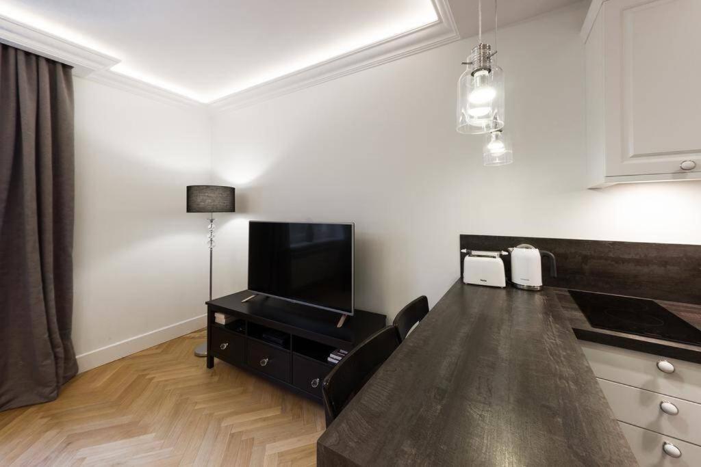 Apartamenty-Mi Crystal Warsaw Ngoại thất bức ảnh